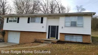 Main picture of 2568 Robin Cir