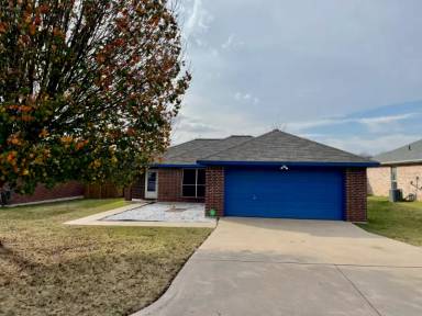 Main picture of 203 Shawnee Trl