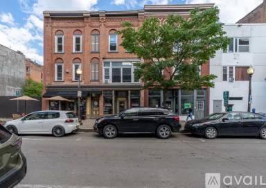 Main picture of 136 Washington St