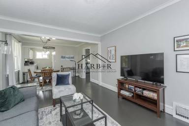 Main picture of 524 10th St SE