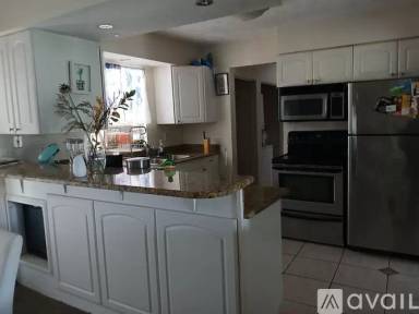Main picture of 320 Tangerine St