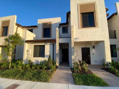 Main picture of 412 NE 208th Ter