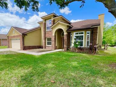 Main picture of 2813 Rolling Broak Dr