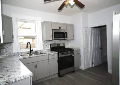 Main picture of 72 Hall St