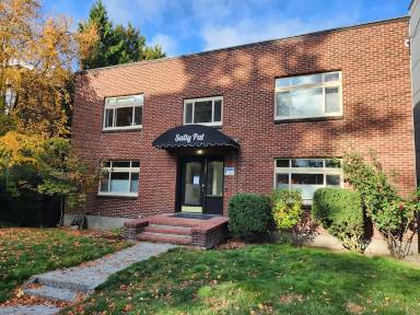 Main picture of 2837 Franklin Ave E