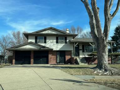 Main picture of 3256 S 131st Cir