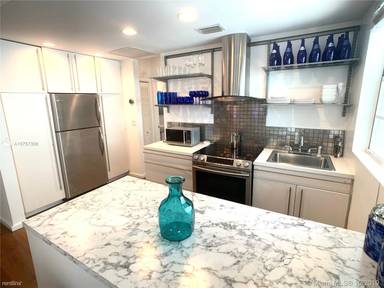 Main picture of Baylis Condo