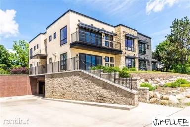 Main picture of 452 W Stadium Blvd