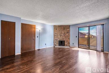 Main picture of 390 Zang St