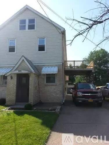 Main picture of 158 Roswell Ave