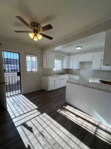 Main picture of 12722 S Figueroa St