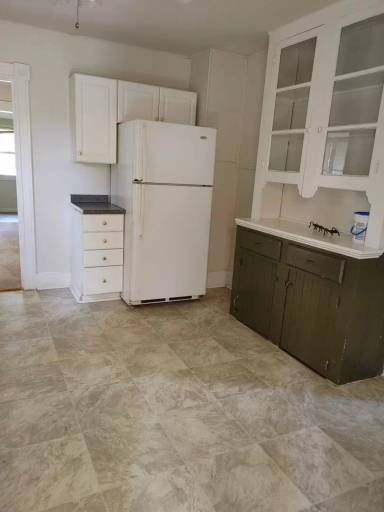 Main picture of 11 Carroll Ave