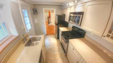 Main picture of 1805 Bank St