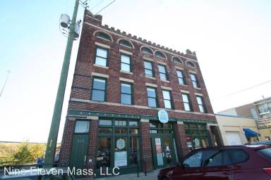 Main picture of 909-13 Massachusetts Ave