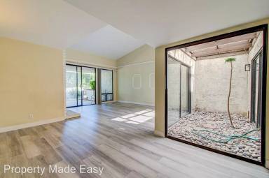 Main picture of 2574 Pera Cir