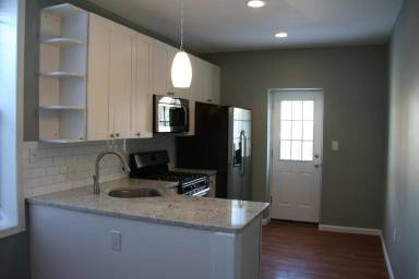 Main picture of 4327 Main St