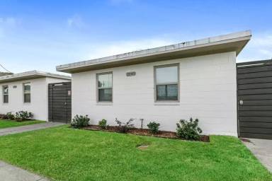 Main picture of 2538 Conti St