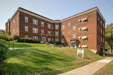 Main picture of 606 S 32nd Ave