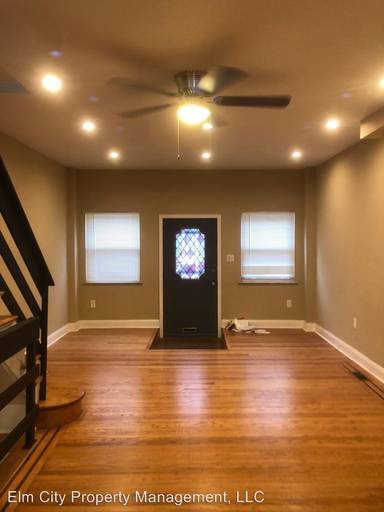 Main picture of 2141 S Lambert St