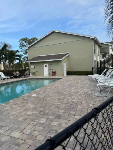 Main picture of 295 Quail Forest Blvd
