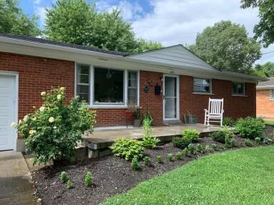 Main picture of 844 Hicks Blvd