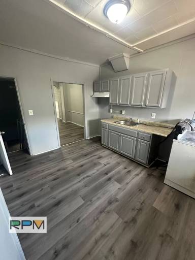 Main picture of 422 N Curley St