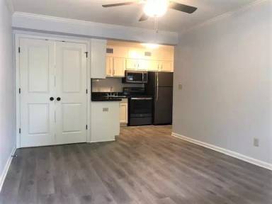 Main picture of 2200 Louisiana St