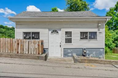 Main picture of 124 Western Ave