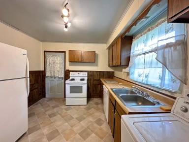 Main picture of 1716 Cumming Ave