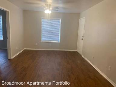 Main picture of 1505 Broadmoor Dr