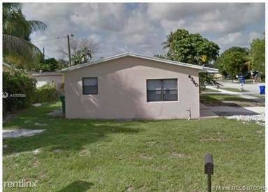 Main picture of 4260 SW 18th St