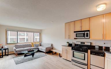 Main picture of 2532 1st Ave S