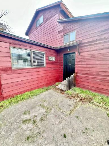 Main picture of 315 Maple St