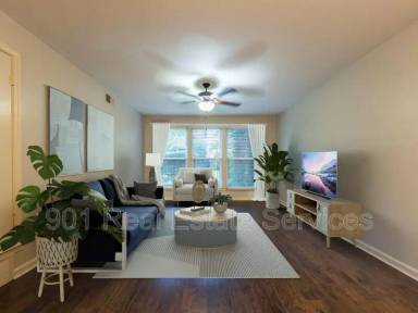 Main picture of 210 S McLean Blvd
