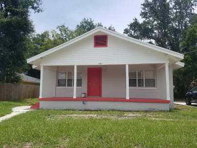 Main picture of 907 N Willow Ave