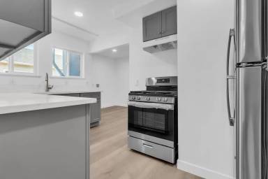 Main picture of 5518 Denker Ave