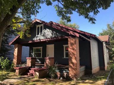 Main picture of 1045 E 12th St