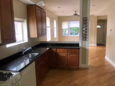 Main picture of 2531 W Charleston St