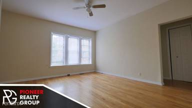 Main picture of 620-28 W Barry Ave