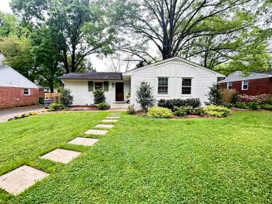 Main picture of 300 Seneca Pl