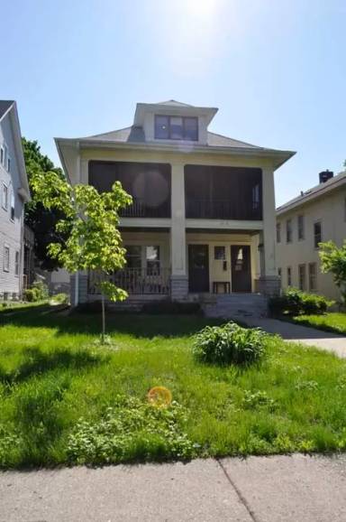 Main picture of 2515 Pleasant Ave