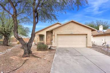 Main picture of 8632 S Desert Skyline Pl