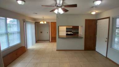 Main picture of 2911 S Jackson Ave