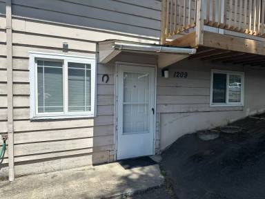 Main picture of 1209 Washington St
