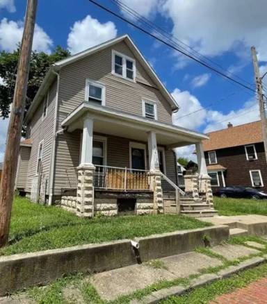 Main picture of 811 Essig Ct NW