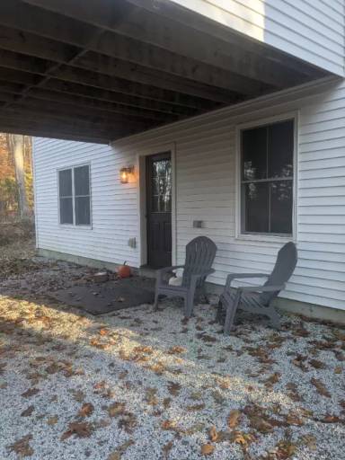 Main picture of 40 Dutton Hill Rd