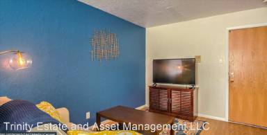 Main picture of 1409 Girard Blvd NE
