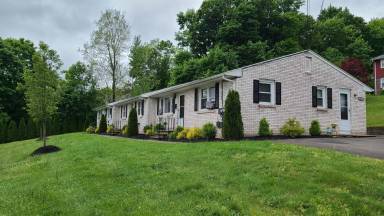 Main picture of 7 Elm Hill Dr