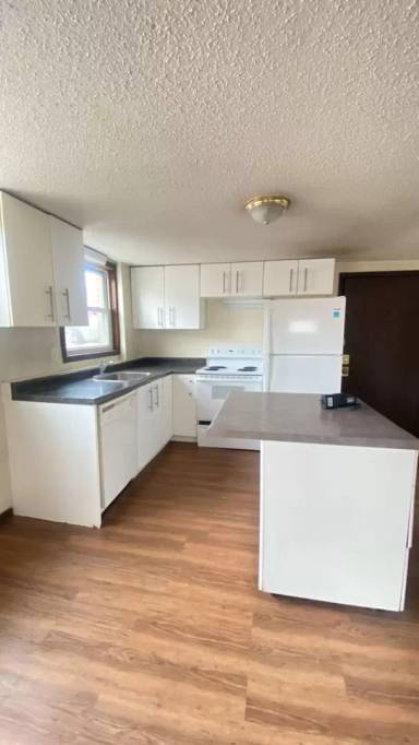 Main picture of 318 5th St SE