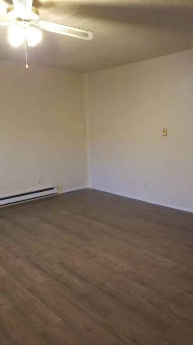 Main picture of 14813 Broadway St